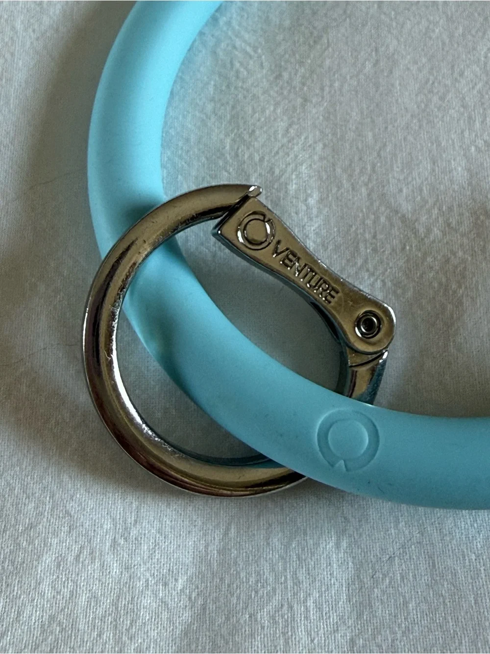 Venture Silicone Key Ring Bracelet in Light Blue
